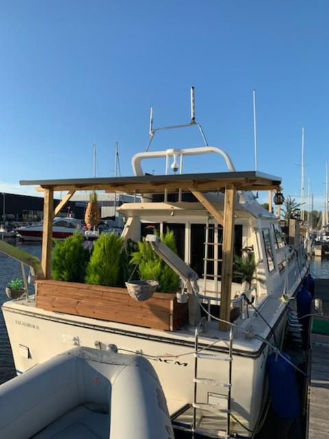 Hotel Magnifique Bateau Maison Ouistreham Exterior foto